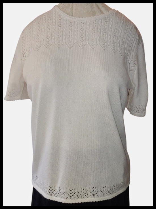 Alfred Dunner Sweaters - White Short Sleeve Knit Top with Edge Details